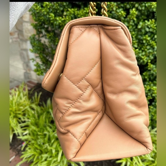 Kurt Geiger London XXL Soft Quilted Leather Kensington Shoulder Handbag - Picture 4 of 10